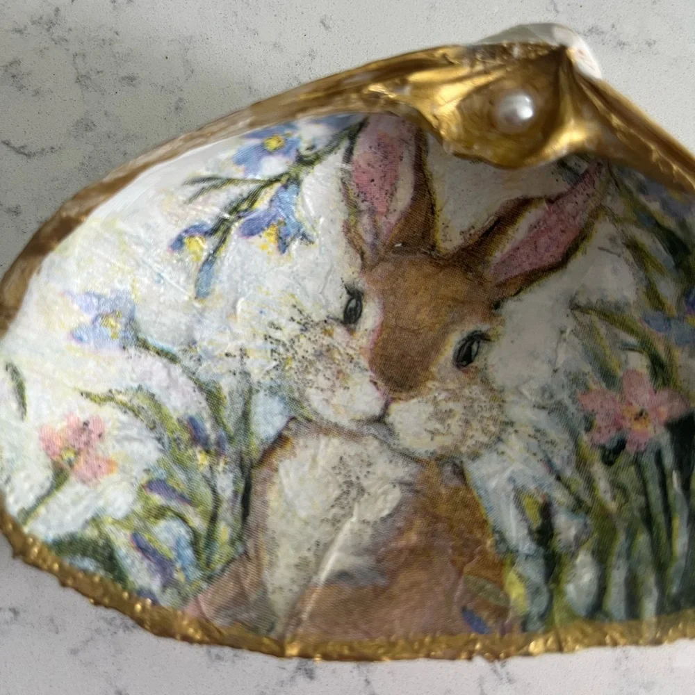 Decoupage Easter bunny shell - Picture 9 of 11
